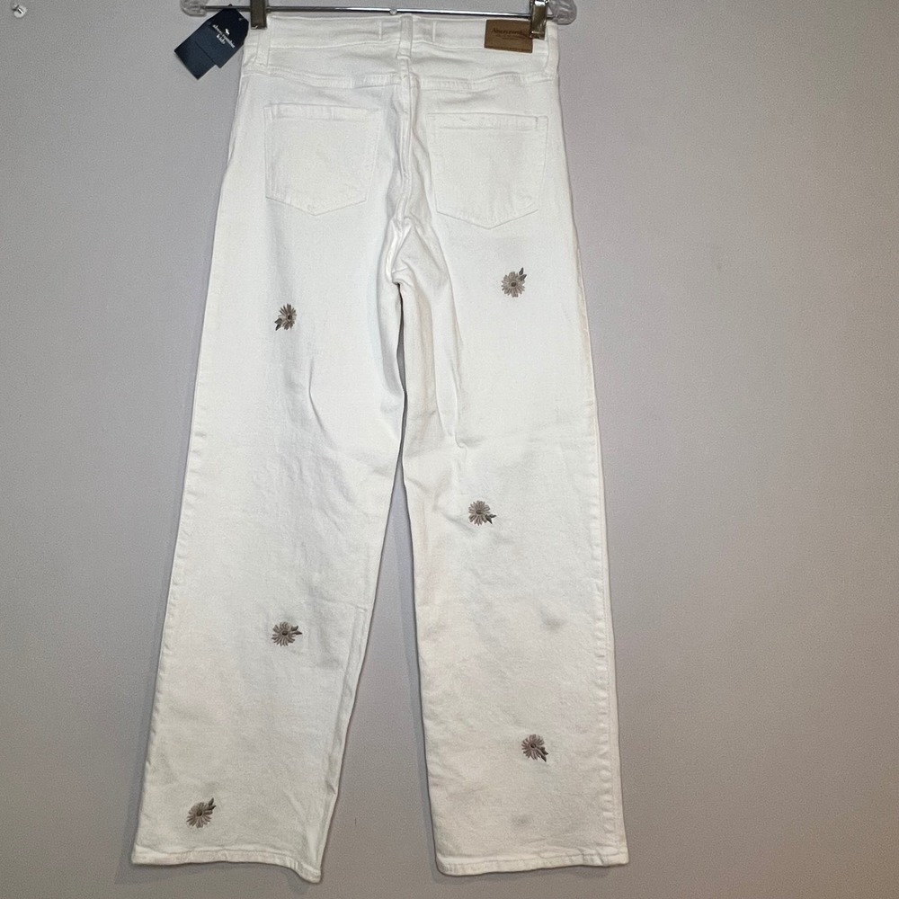 Abercrombie Kids Girls High Rise Jeans 13/14 Wide Leg Floral Embroidered NWT - Picture 2 of 6